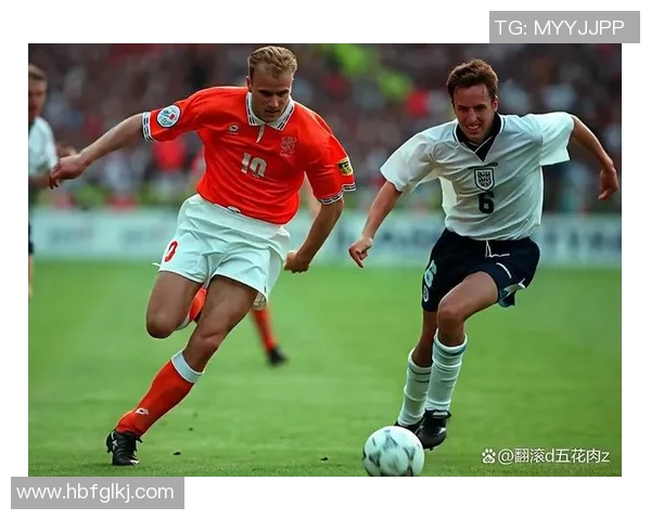 从绿茵场到电子厂足球明星的另一种人生选择与奋斗故事